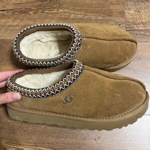 Ugg Chestnut Tasman Slippers